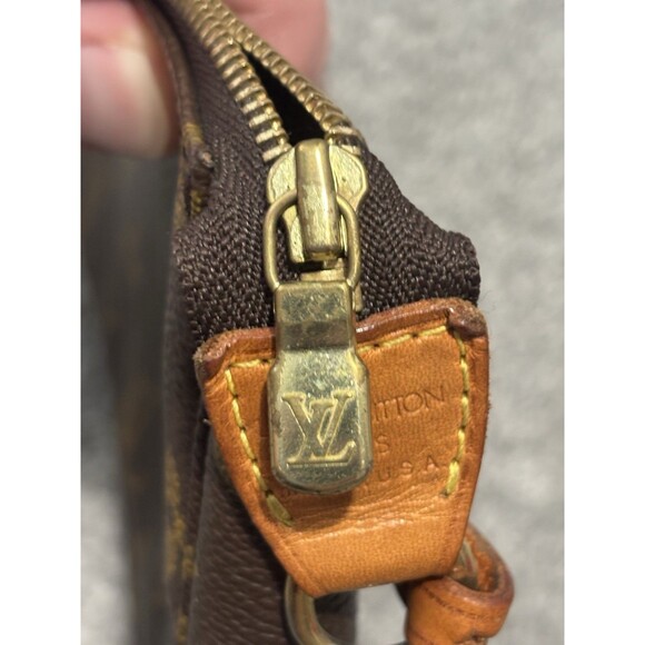 Louis Vuitton Pochette Monogram Canvas Pouch Handbag Authentic - Picture 7 of 9
